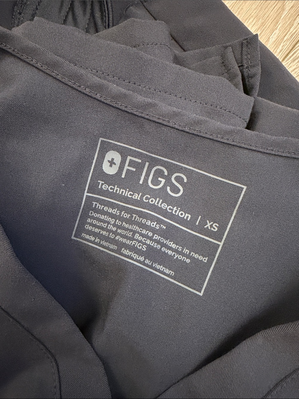 Figs Women's Scrub Set in Charcoal with Red Drawstring - Picture 6 of 6